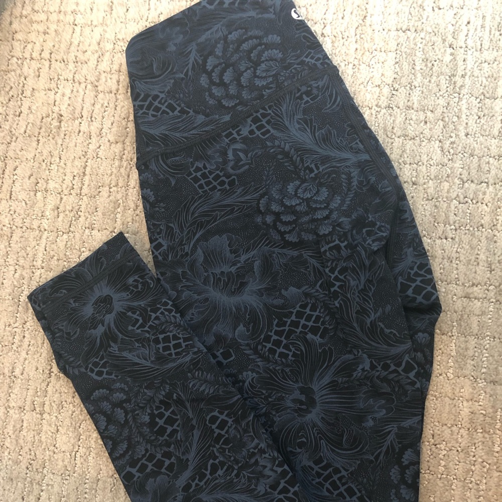 Lululemon Wunder Under full length luxtreme